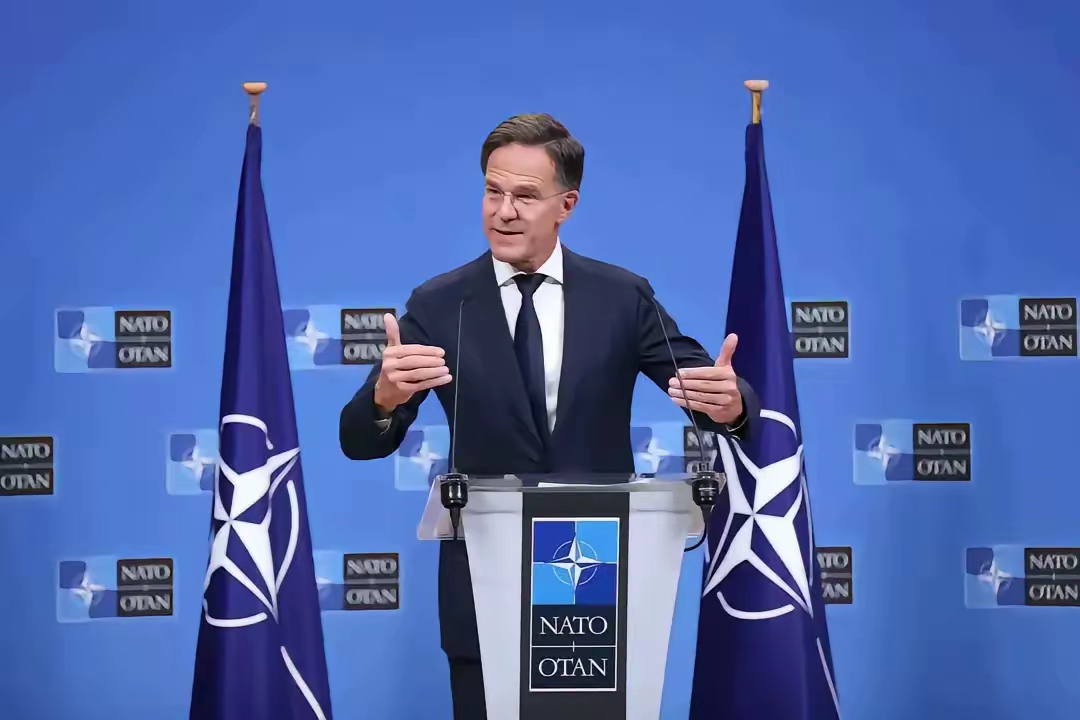 今晚俄克拉荷马雷霆回应争议——荷甲节点到来,赛场秩序良好,身体对抗强度拉满 今晚俄克拉荷马雷霆回应争议——荷甲节点到来,赛场秩序良好,身体对抗强度拉满