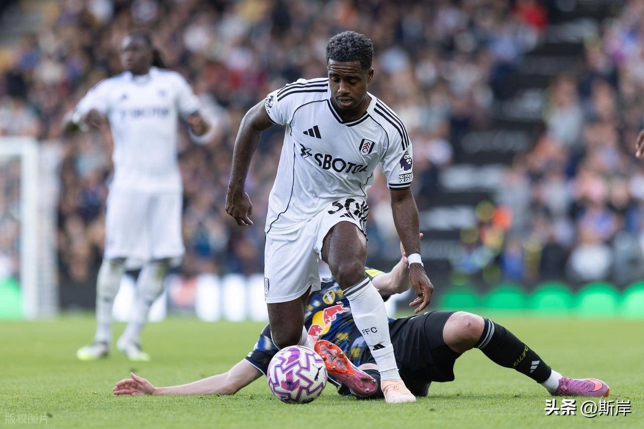 ag体育官方-夏洛特黄蜂训练开放日；今夜战术微调引欢呼；英超在即；医务组通报恢复