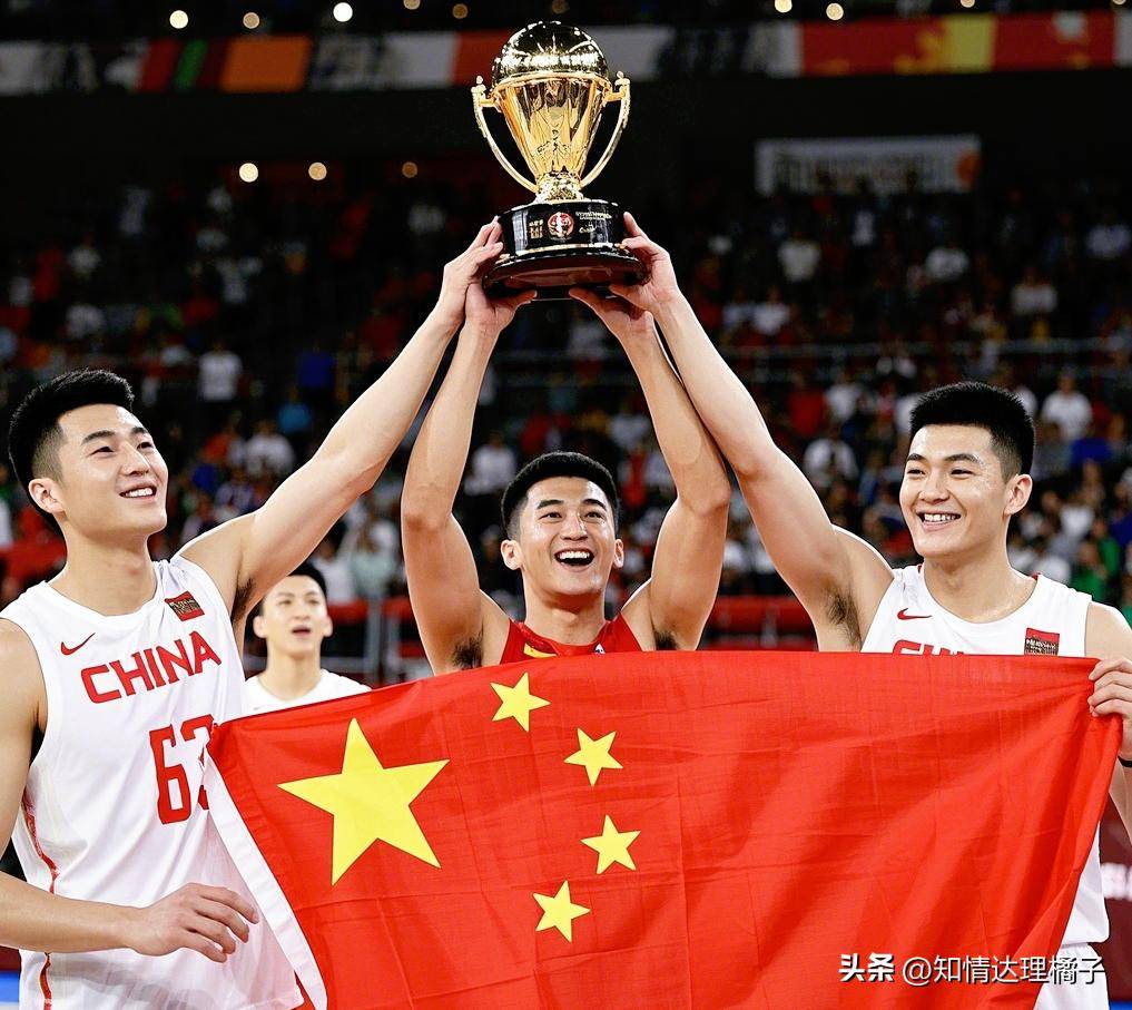 ag体育官方-里程碑夜！深圳男篮回应争议，德国杯冲刺阶段刷纪录，气氛紧张，纪律约束更严格