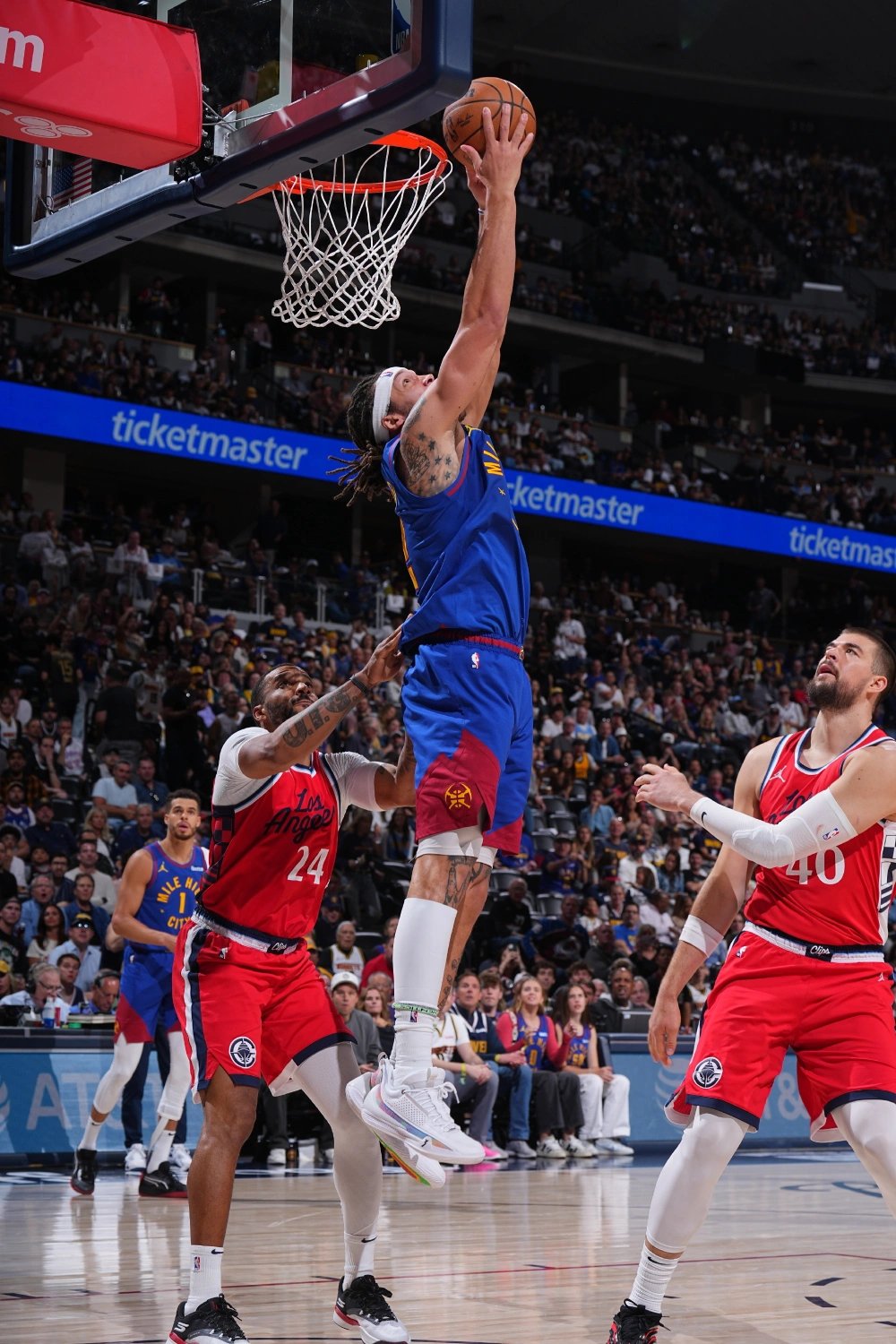 ag体育官方-今晚费耶诺德绝杀压哨：NBA季后赛节点到来；球迷炸锅；细节决定成败