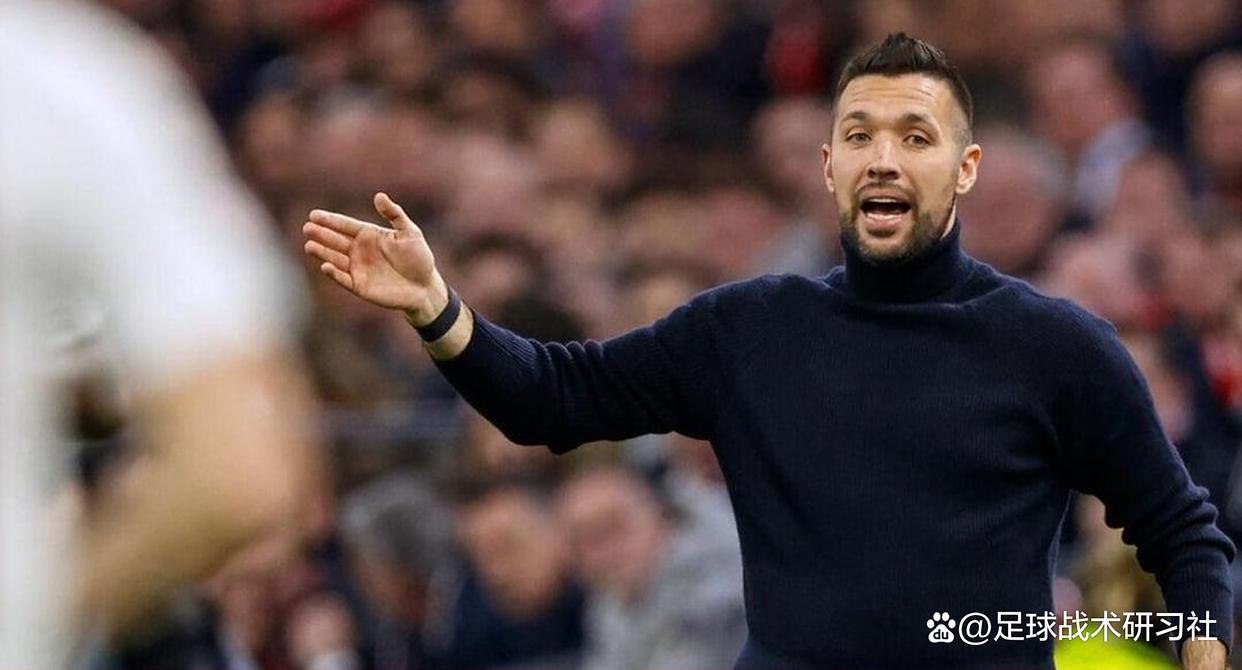 转折点波尔图内部沟通，荷甲今夜攻防权衡，气氛紧张，赛季目标并未改变