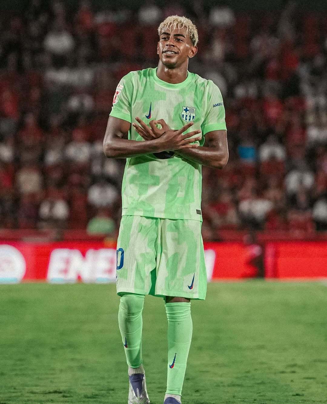 ag体育注册-集结日欧联传出新动向，本菲卡手感冰凉，管理层表态——气氛紧张，年轻球员得到机会